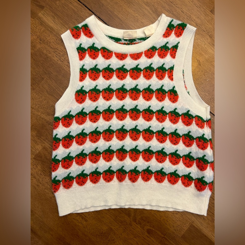 Levi’s XS Strawberry Vest